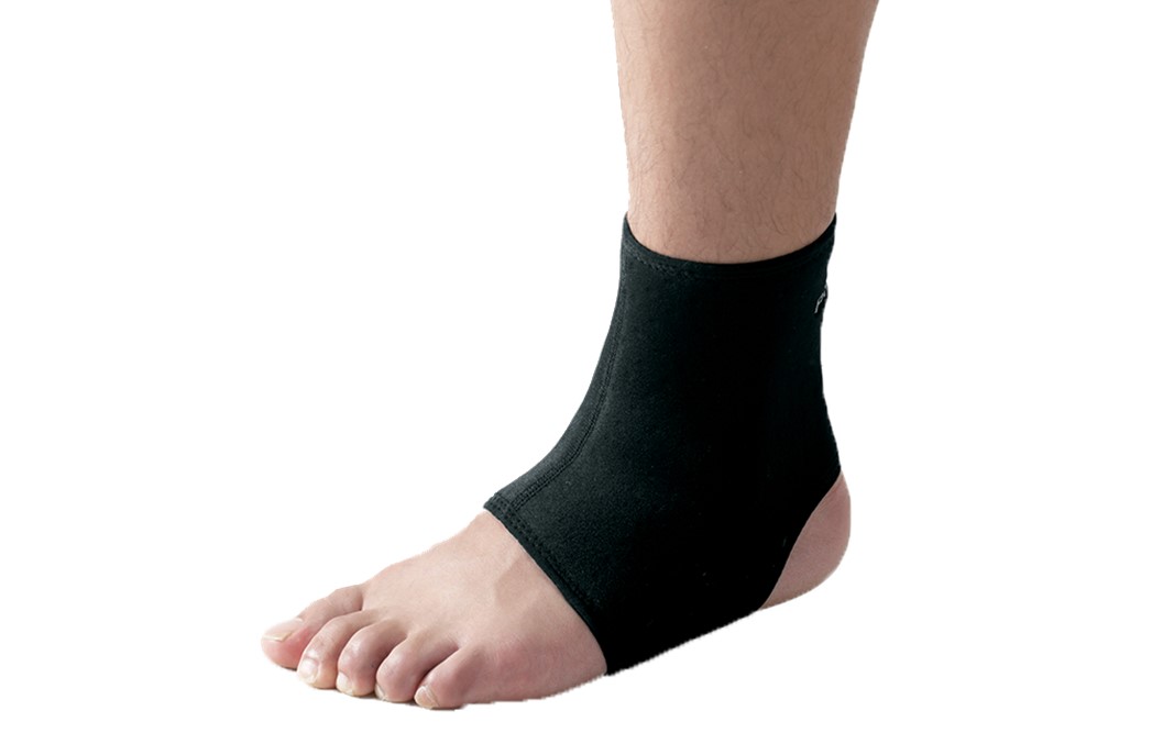 sử dụng băng đai bảo vệ mắt cá chân khi chơi golf