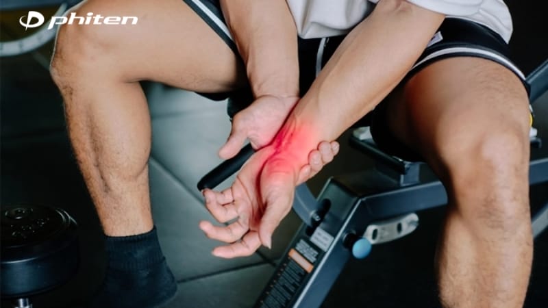 cổ tay dễ chấn thương khi tập gym