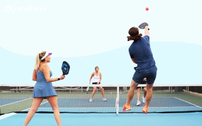 Nguyên Tắc Quan Trọng Khi Đỡ Trả Giao Bóng Pickleball