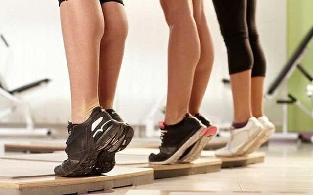 Chỉ với 15 phút kiễng chân mỗi ngày, 4 căn bệnh này sẽ “lặng lẽ ra